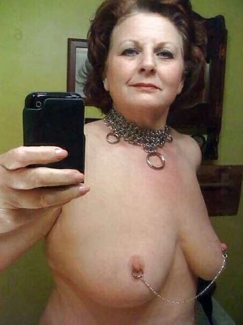 Gilda mature de 60 ans soumise cherche jeune mec dominateur a Amiens