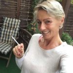 Blonde au cheveux courts au corps sexy cherche mec de 25 ans dispo a Brest pour des après midi torrides