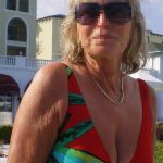 A Bobigny femme cougar de 45 ans recherche jeune et vigoureux amant pour nuits torrides